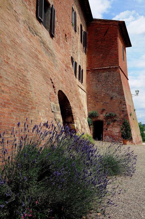 בונוקונבנטו Agriturismo Castello Saltemnano מראה חיצוני תמונה